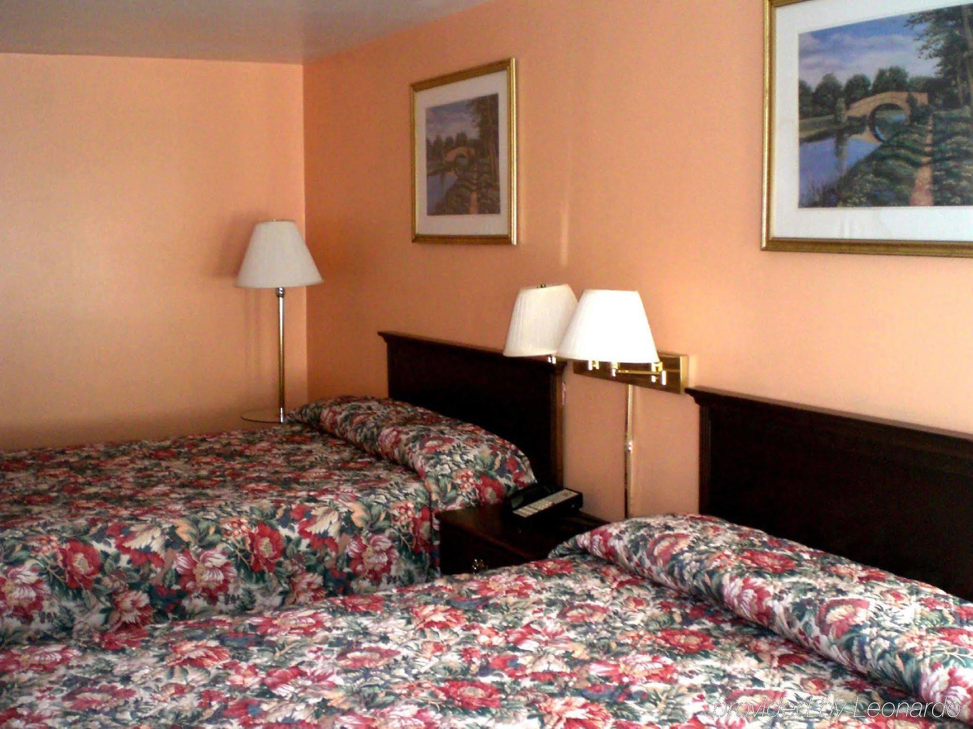 Pilgrim Inn & Cottages Plymouth Room photo