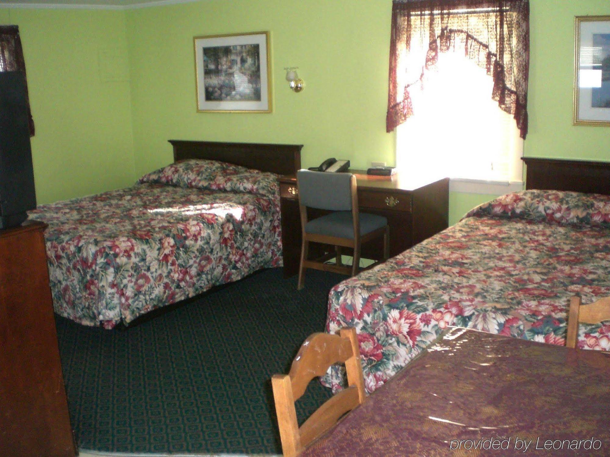 Pilgrim Inn & Cottages Plymouth Room photo