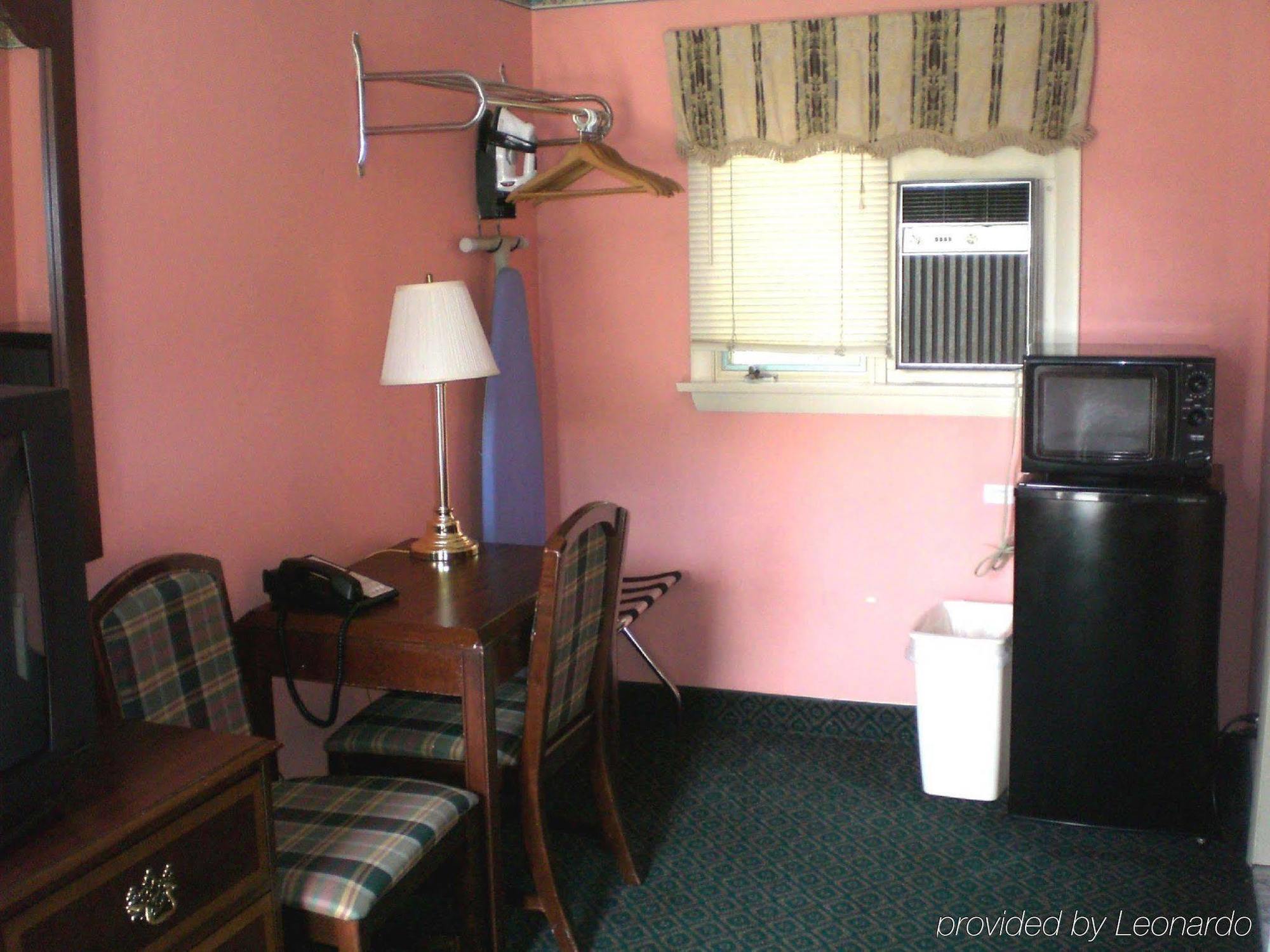 Pilgrim Inn & Cottages Plymouth Room photo